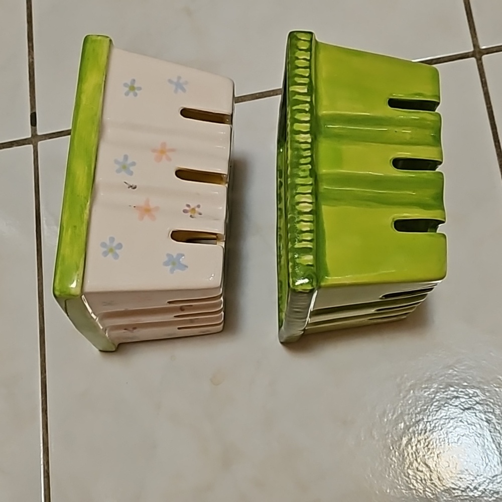 Ceramic strawberry boxes (set of 2)